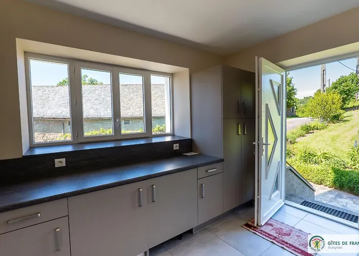 De La Cascade Villecomtal