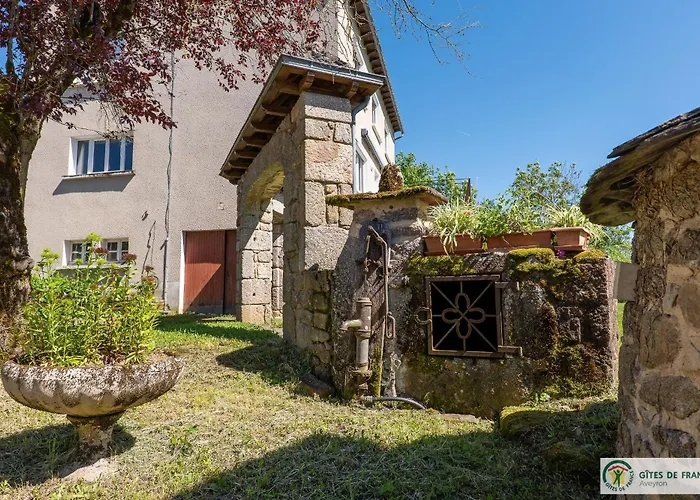 De La Cascade Tatil Evi Villecomtal