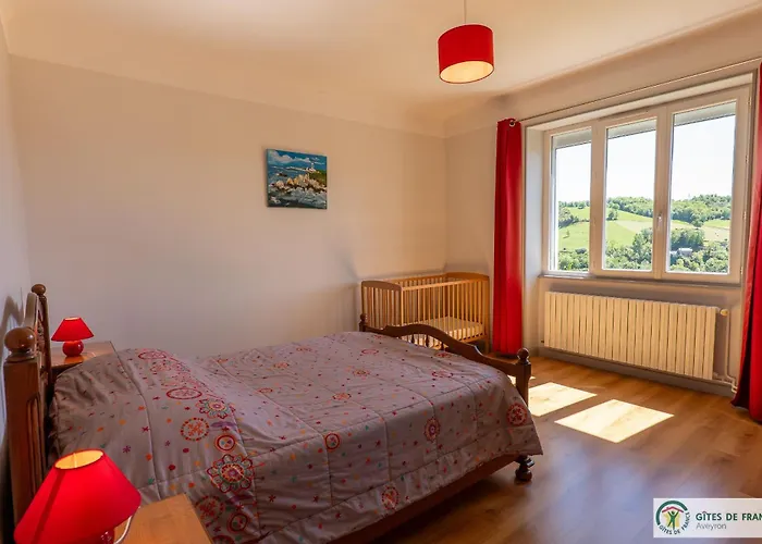 De La Cascade Tatil Evi Villecomtal